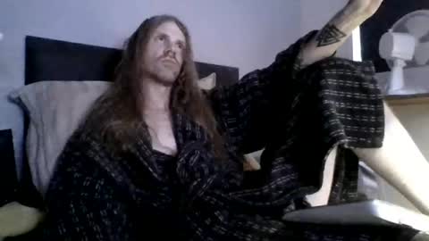 Krullz online show from June 15, 9:50 pm