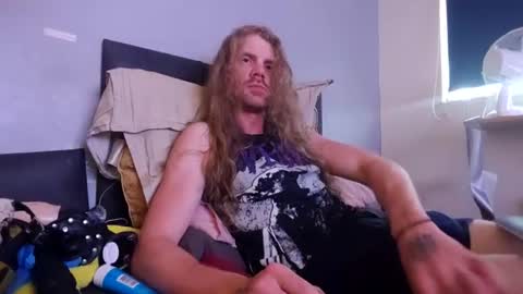 Krullz online show from June 16, 10:45 pm
