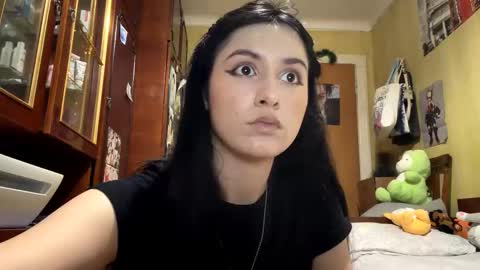 Snapshot of krystleprzygocki chatting on February 14, 8:38 pm Mira online show from February 14, 8:38 pm