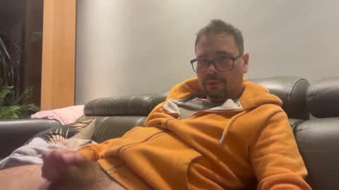 krzysztof1977 online show from June 19, 9:18 pm