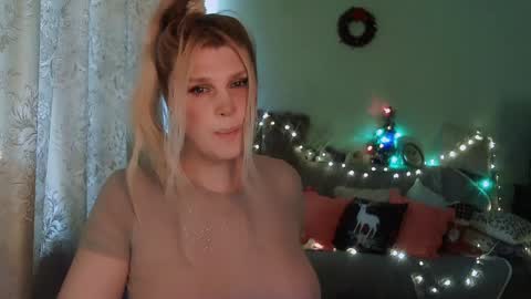 Annika  MTF ts post -op online show from December 21, 10:50 am