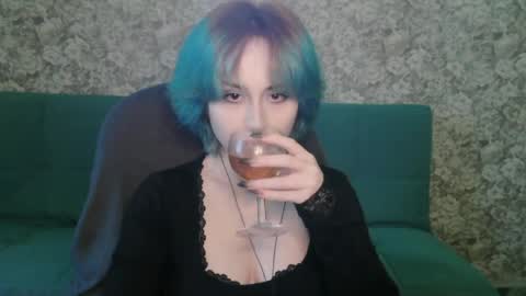 Alice online show from April 2, 2:15 pm