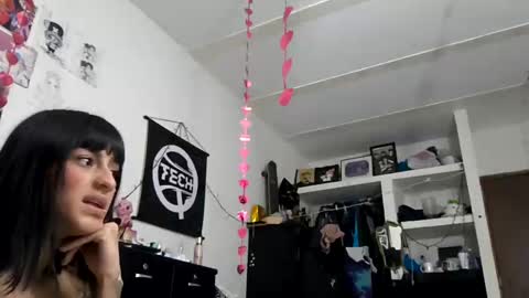 Snapshot of kuromi_less chatting on January 24, 3:11 am Kuromi Less online show from January 24, 3:11 am