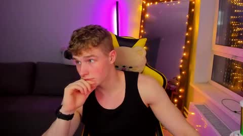 kurt_hanssen online show from April 30, 6:36 pm