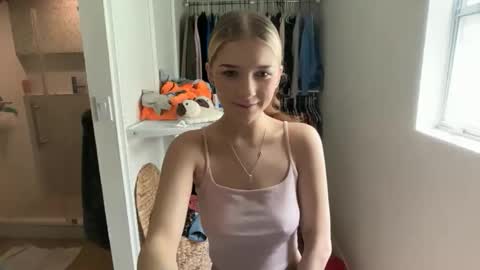 kyky online show from May 3, 5:41 pm