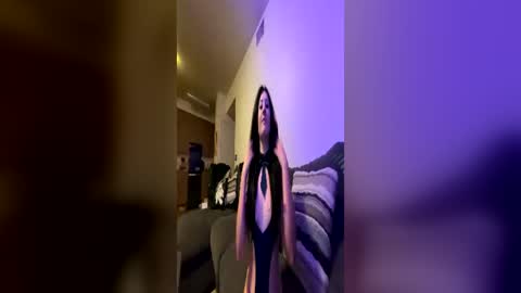 Snapshot of kylalovexxx chatting on June 21, 7:22 am stonerbabe420 online show from June 21, 7:22 am