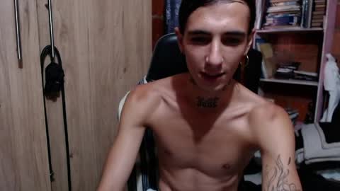 kyleer77 online show from May 29, 4:38 pm