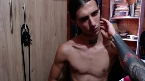 kyleer77 online show from May 30, 7:33 pm