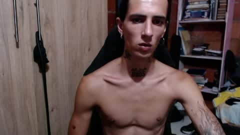 kyleer77 online show from June 5, 10:37 pm