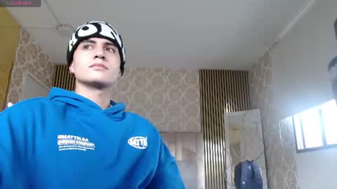 kyler_tay online show from June 15, 11:45 am