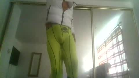 Snapshot of kylestrips4youq chatting on December 22, 11:29 am kylestrips4youq online show from December 22, 11:29 am