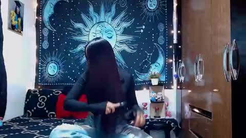 Snapshot of kylie_capricorn chatting on February 8, 9:18 pm kylie online show from February 8, 9:18 pm