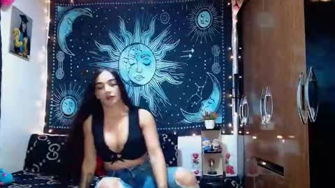 Snapshot of kylie_capricorn chatting on February 20, 5:35 pm kylie online show from February 20, 5:35 pm