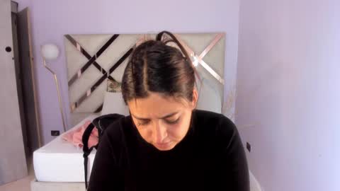 Kylie Reyes  online show from June 6, 7:29 pm