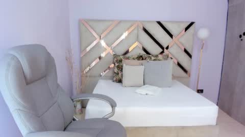 Kylie Reyes  online show from June 30, 8:10 pm