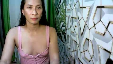 Snapshot of kyutshyne chatting on April 25, 9:12 am kyutshyne online show from April 25, 9:12 am