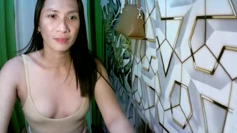 Snapshot of kyutshyne chatting on May 17, 8:38 pm kyutshyne online show from May 17, 8:38 pm