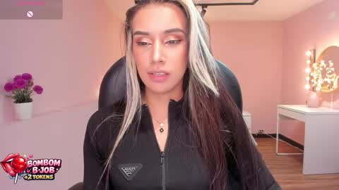 Snapshot of la_monitora chatting on June 3, 2:33 pm T A T I A N A online show from June 3, 2:33 pm