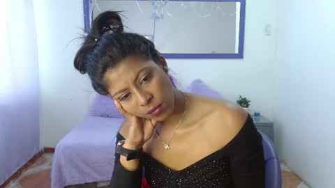 Sara online show from June 9, 8:31 pm