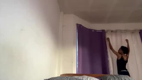 Laura online show from December 15, 9:02 am