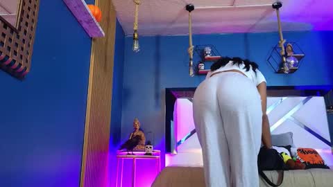 Cris  online show from October 8, 11:52 am