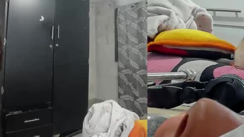 LACI LOST online show from April 17, 12:08 pm