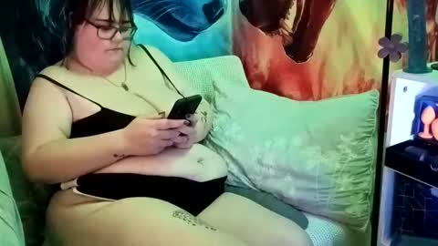 Snapshot of lacy_deville chatting on May 18, 10:04 pm lacy_deville online show from May 18, 10:04 pm