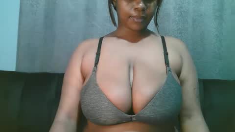 lady_dearra online show from May 23, 2:39 am