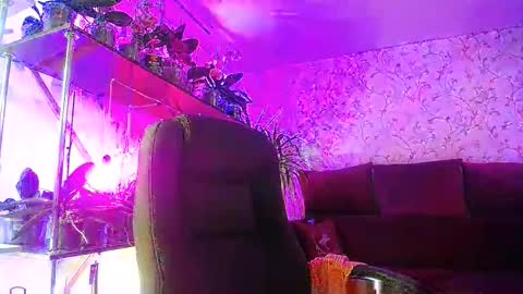 Lady Gloria online show from April 15, 5:47 am