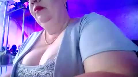 Lady Gloria online show from July 3, 3:02 am