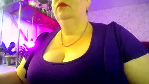 Lady Gloria online show from July 16, 8:31 am