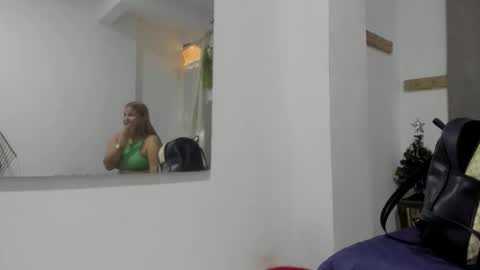 lady_miss___ online show from December 14, 1:05 pm