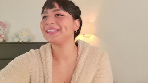 Snapshot of lady_ni chatting on June 19, 1:37 pm 700 1300 -5 online show from June 19, 1:37 pm