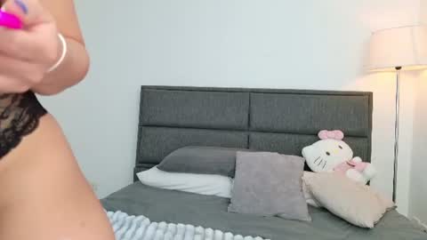 Snapshot of lady_ni chatting on June 27, 2:44 pm 700 1300 -5 online show from June 27, 2:44 pm