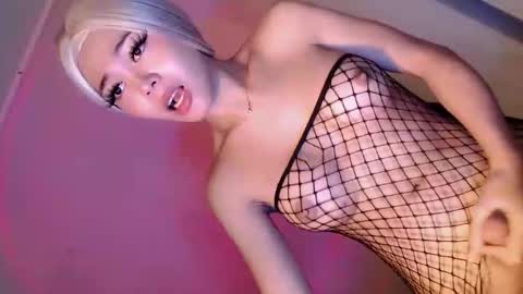 Ella online show from March 14, 10:15 pm