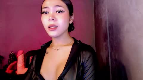Ella online show from May 29, 3:21 pm