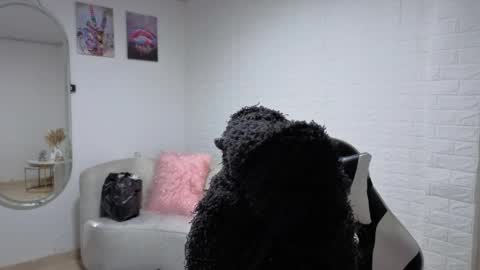 Lady Violet Bridgerton online show from April 16, 8:09 pm