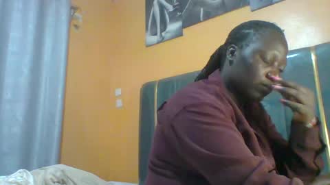 Snapshot of ladyblossoms19 chatting on June 24, 9:03 pm lindah32 online show from June 24, 9:03 pm