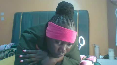 Snapshot of ladyblossoms19 chatting on July 11, 11:06 pm lindah32 online show from July 11, 11:06 pm