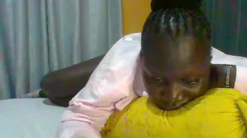 Snapshot of ladyblossoms19 chatting on July 14, 11:32 pm lindah32 online show from July 14, 11:32 pm