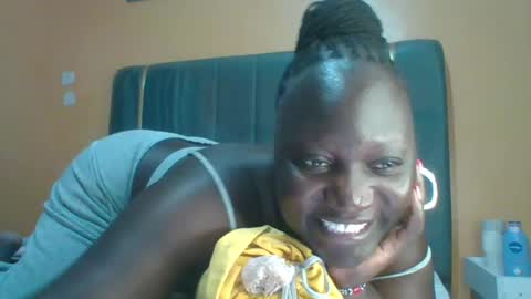 Snapshot of ladyblossoms19 chatting on July 15, 8:58 pm lindah32 online show from July 15, 8:58 pm