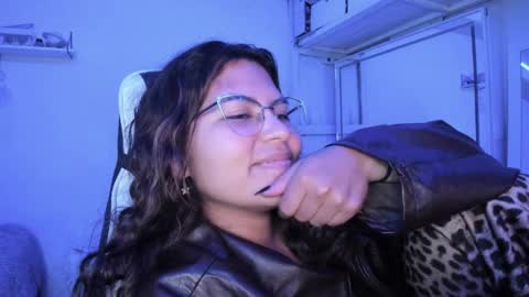  Lady  online show from April 9, 6:19 am