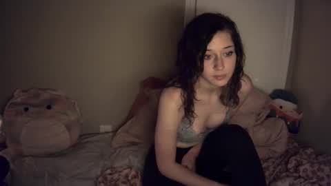 Snapshot of ladybughug chatting on January 8, 3:29 am hugbug online show from January 8, 3:29 am