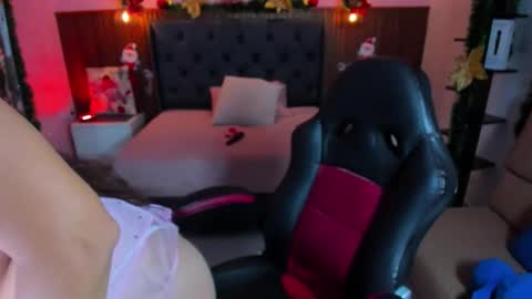 Snapshot of ladymercury chatting on December 20, 12:23 pm LADY online show from December 20, 12:23 pm