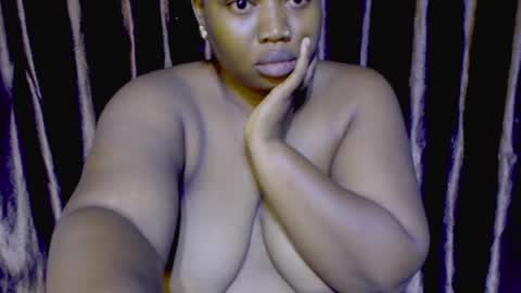 youngladynina online show from May 25, 12:00 pm