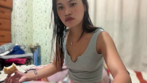 ladypetite11 online show from February 23, 12:41 am