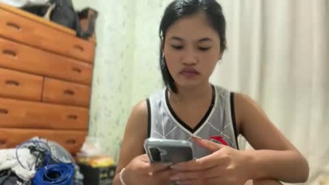 ladypetite11 online show from March 3, 12:28 am