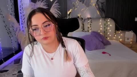 Lady  online show from February 15, 7:51 am