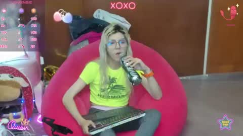 Skinnygirl online show from July 31, 1:49 am