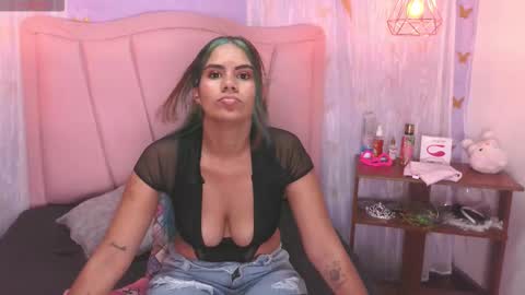 Snapshot of lahiacurvy chatting on March 16, 11:20 pm Lahia online show from March 16, 11:20 pm